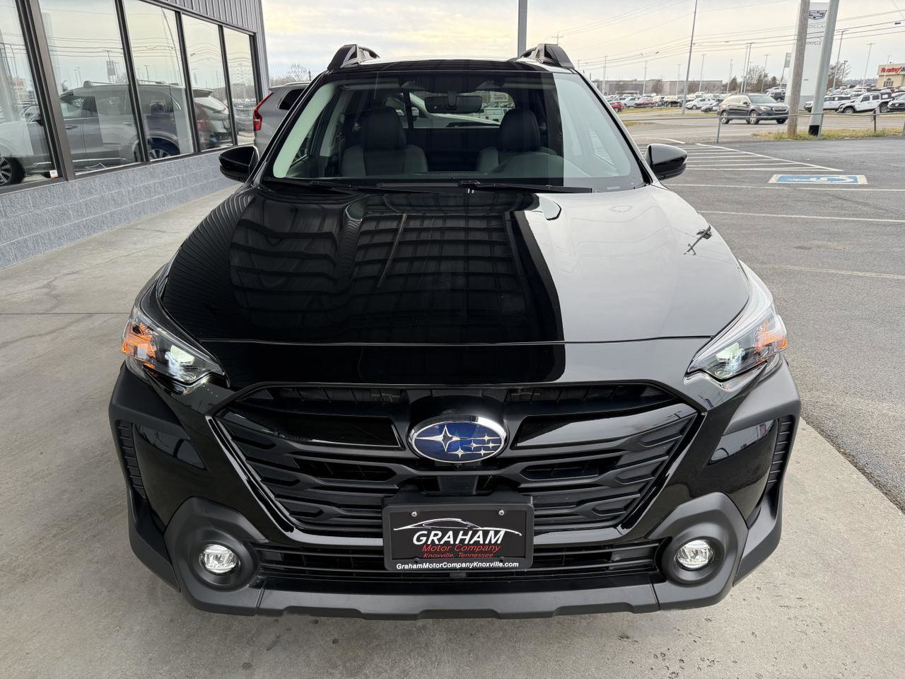 Used 2025 Subaru Outback Onyx Edition XT AWD/4WD image 2