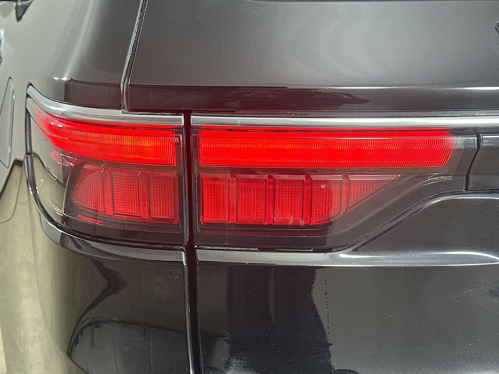 Certified 2023 Jeep Wagoneer Series III w/ Premium Group I AWD/4WD image 44