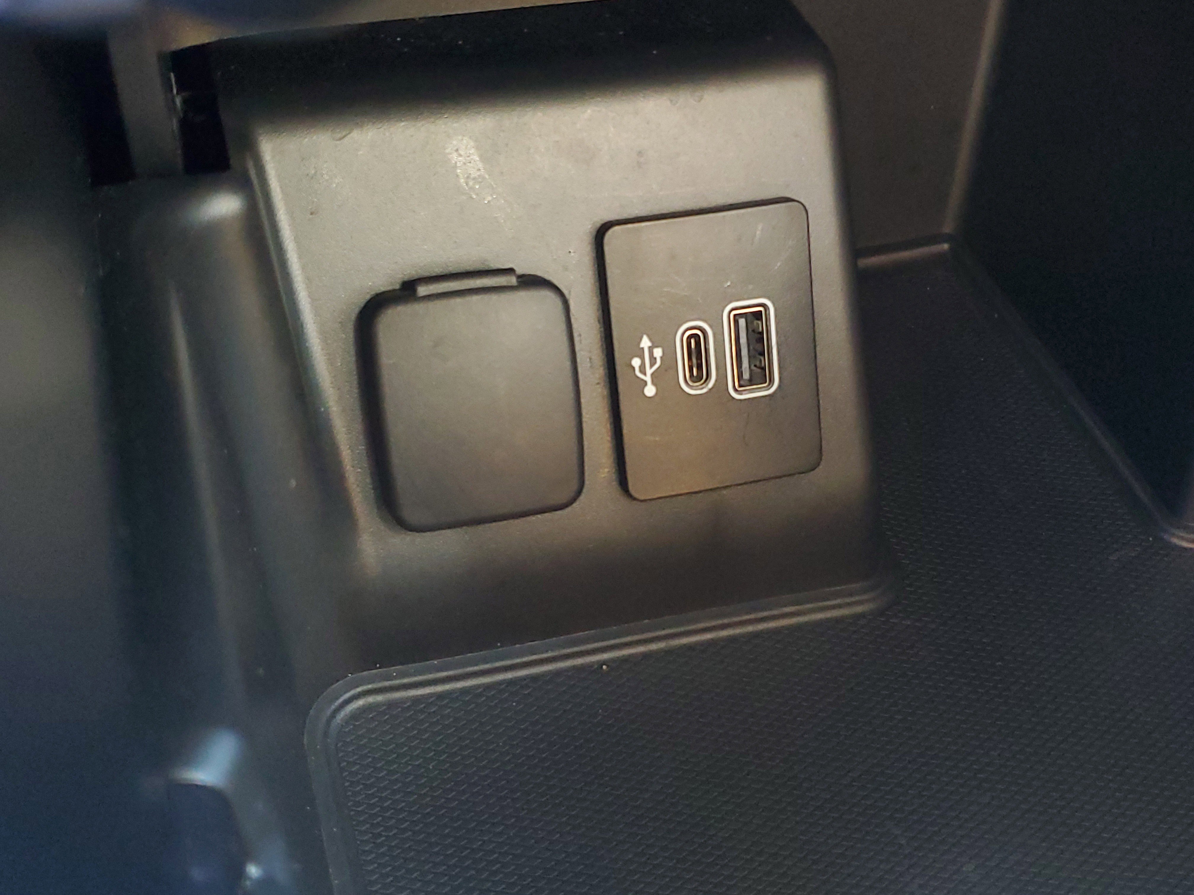 Used 2025 Ford Explorer Active RWD image 10