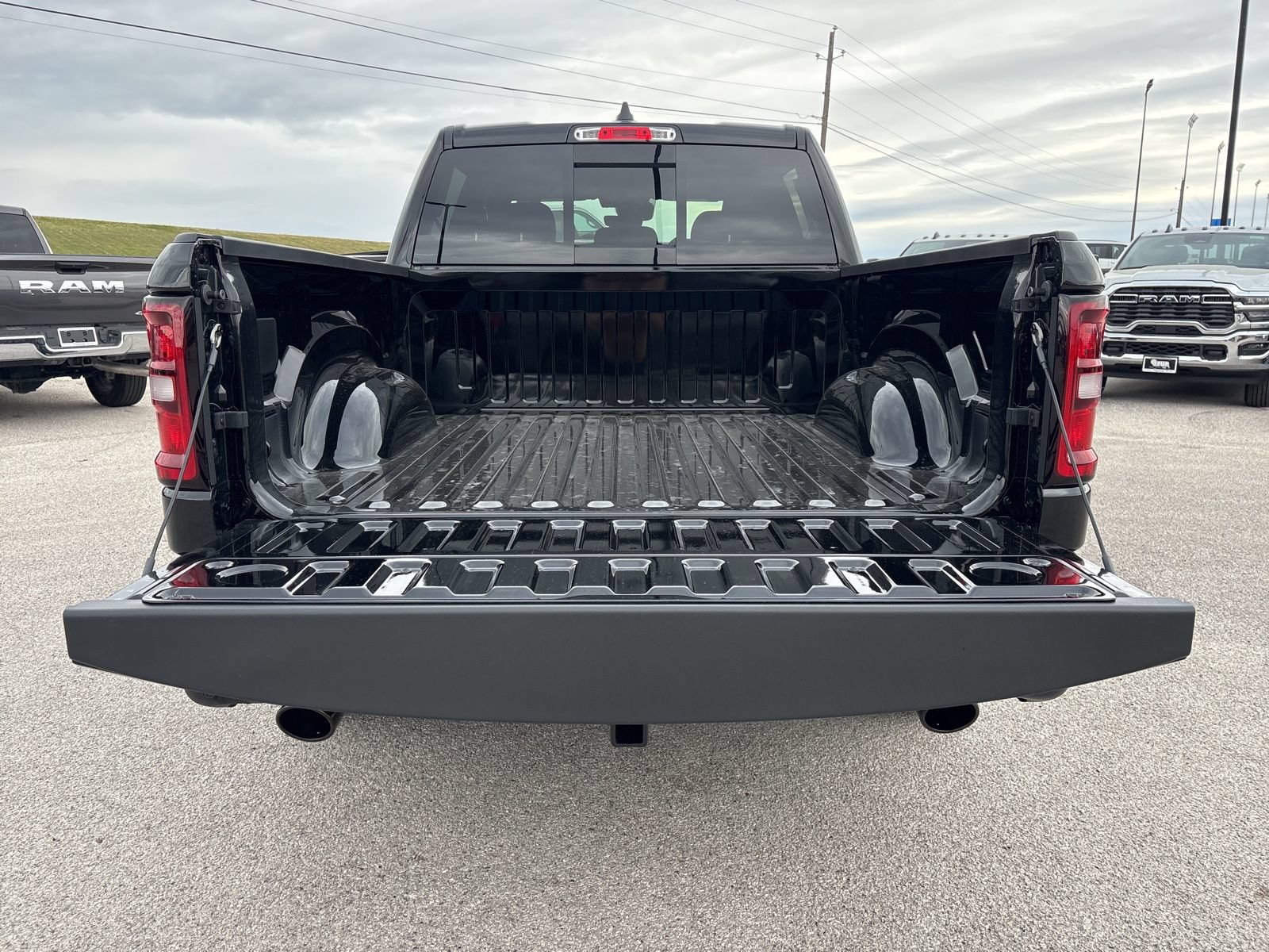 Used 2026 RAM 1500 Express AWD/4WD image 22