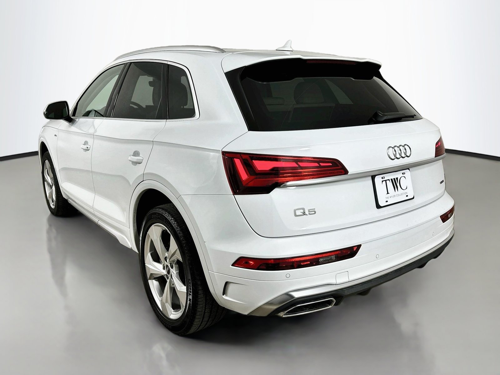 Used 2023 Audi Q5 2.0T Premium Plus w/ Premium Plus Package AWD/4WD image 7