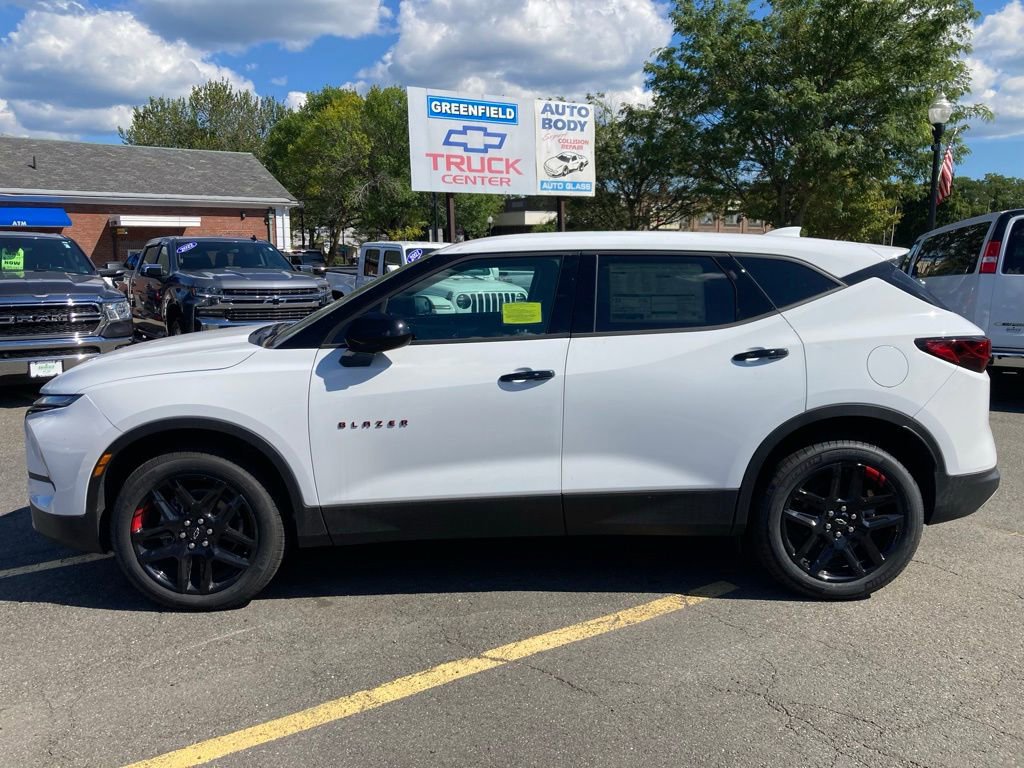 New 2025 Chevrolet Blazer LT w/ Redline Edition image 4