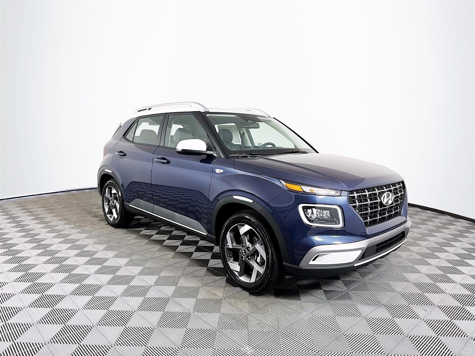 New 2025 Hyundai Venue Limited image 1