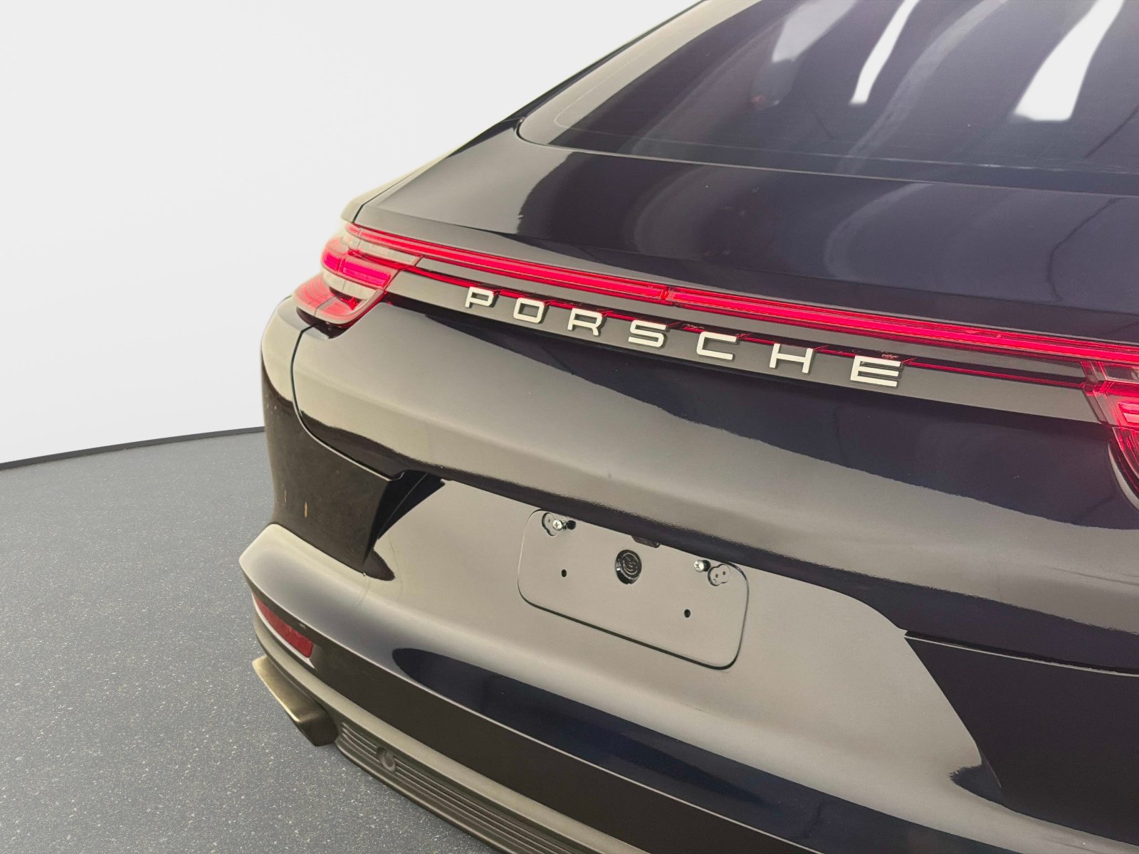 Used 2017 Porsche Panamera 4 AWD/4WD image 16