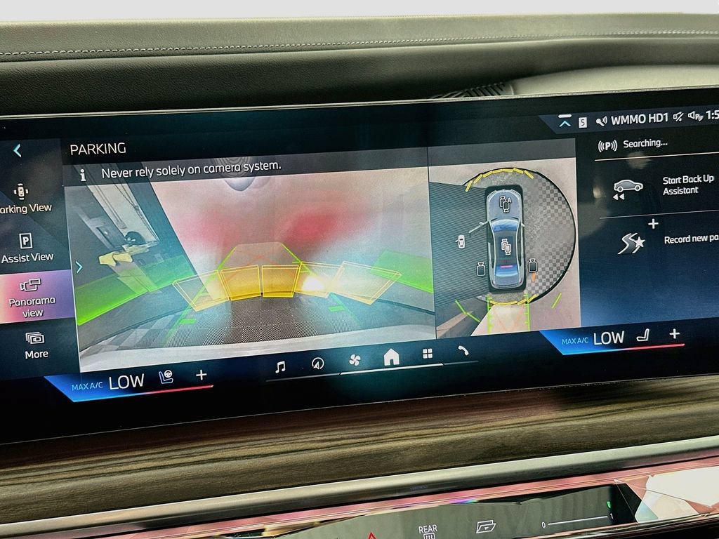 Used 2023 BMW 740i w/ Parking Assistance Package RWD image 16