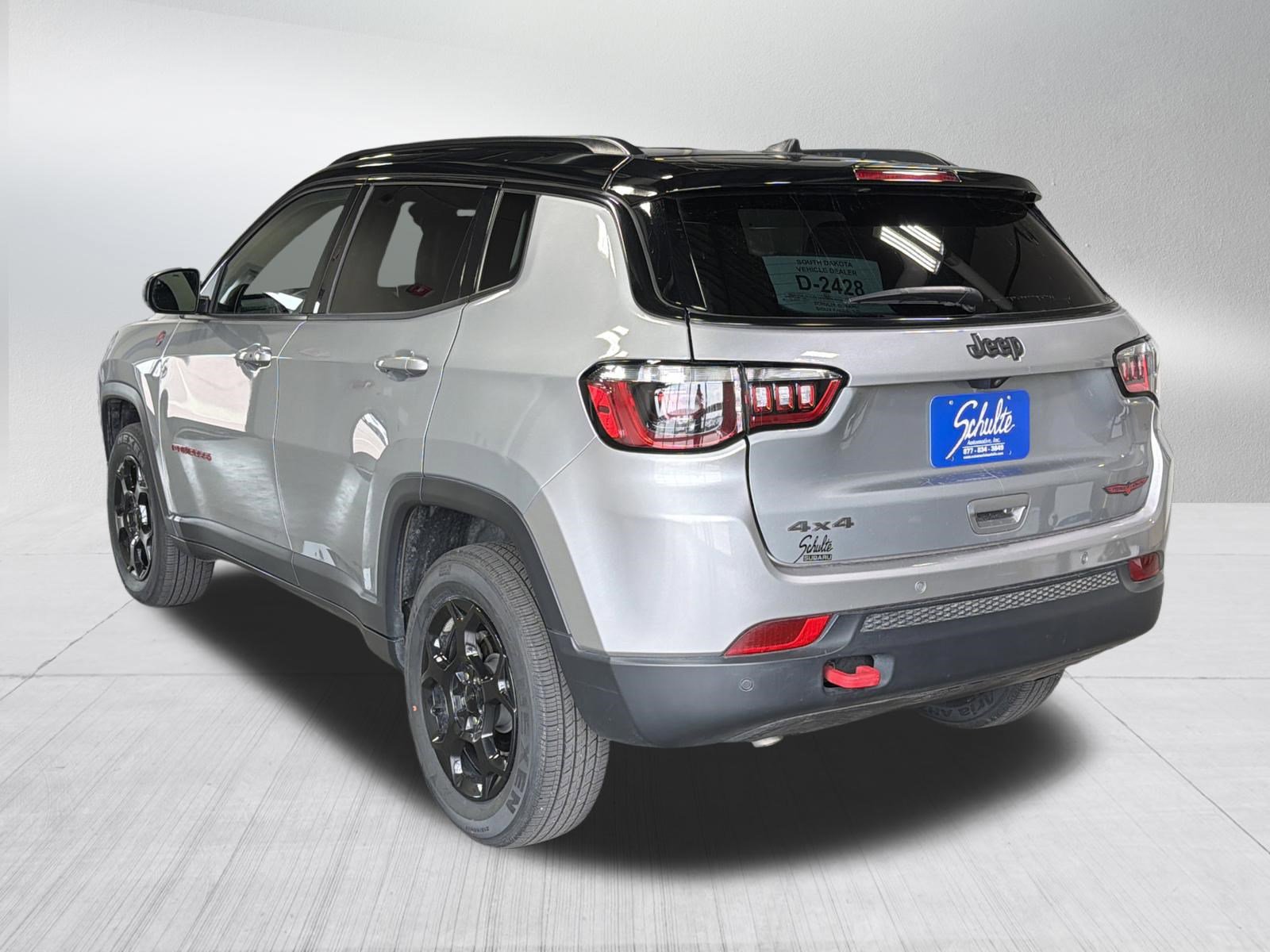 Used 2023 Jeep Compass Trailhawk AWD/4WD image 5