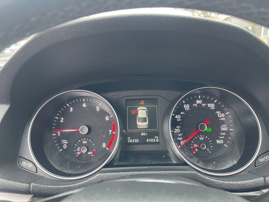 Used 2018 Volkswagen Passat 2.0T SEL Premium image 25