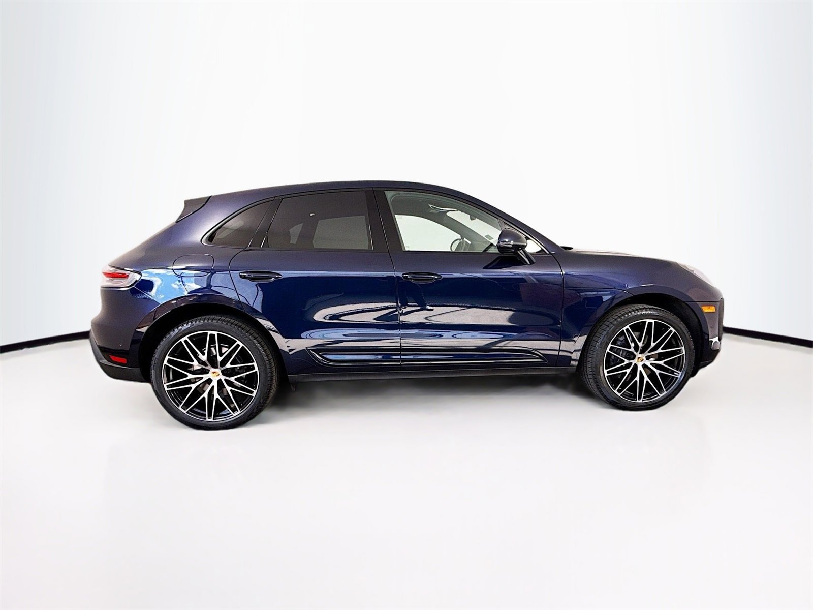 Used 2022 Porsche Macan image 8