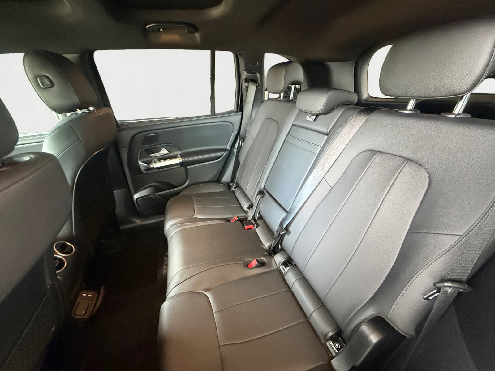 Used 2026 Mercedes-Benz GLB 250 image 13