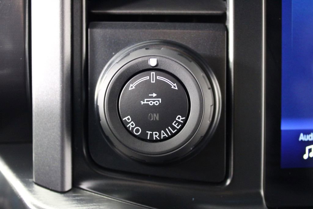 Used 2023 Ford F150 Lariat w/ Trailer Tow Package image 24
