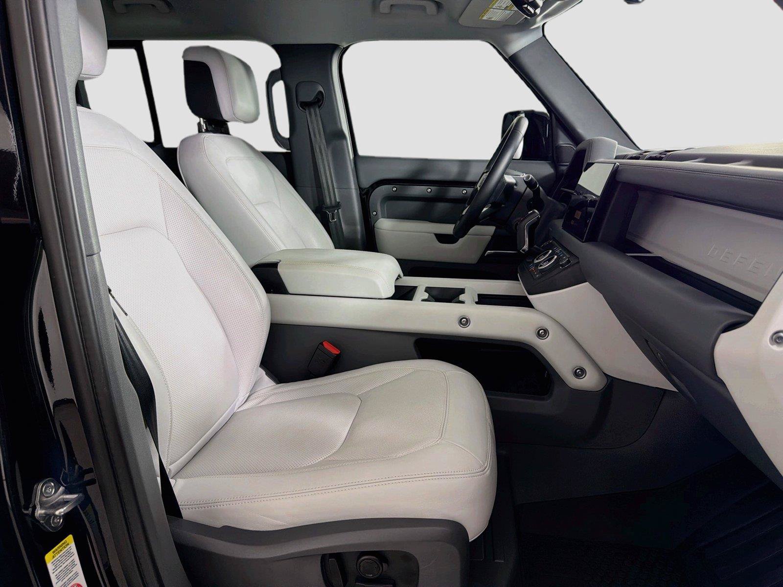 Certified 2025 Land Rover Defender 110 X-Dynamic SE AWD/4WD image 29