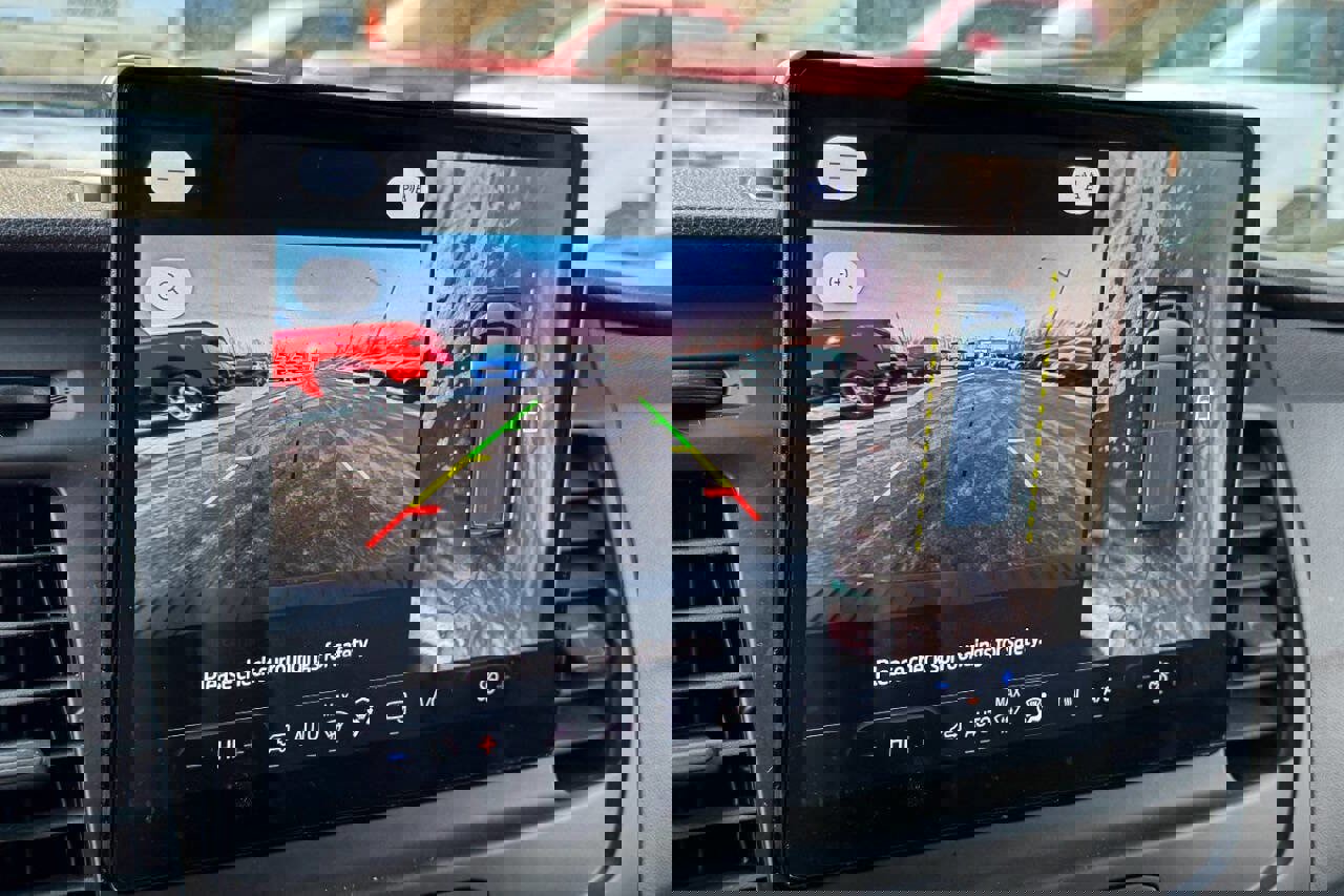 Used 2023 Ford E-Transit Low Roof image 28