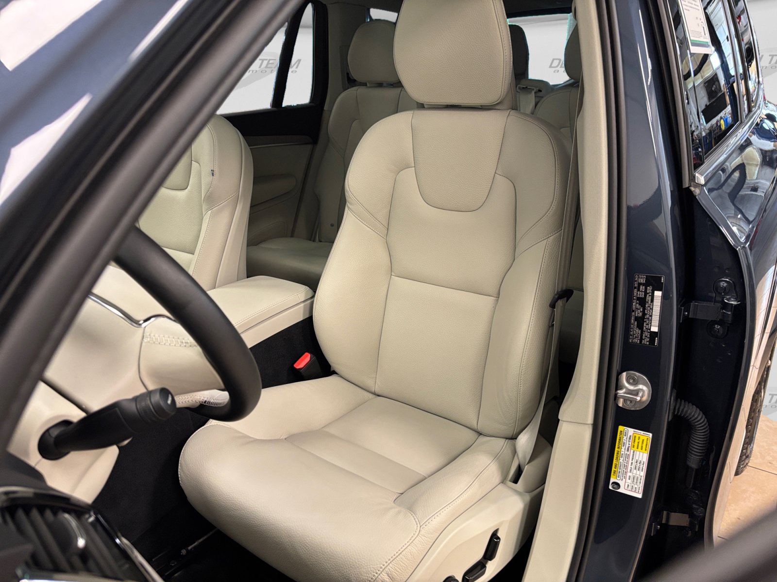 Used 2024 Volvo XC90 B5 Plus w/ Protection Package Premier AWD/4WD image 38
