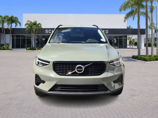 Certified 2024 Volvo XC40 B5 Core AWD/4WD image 2
