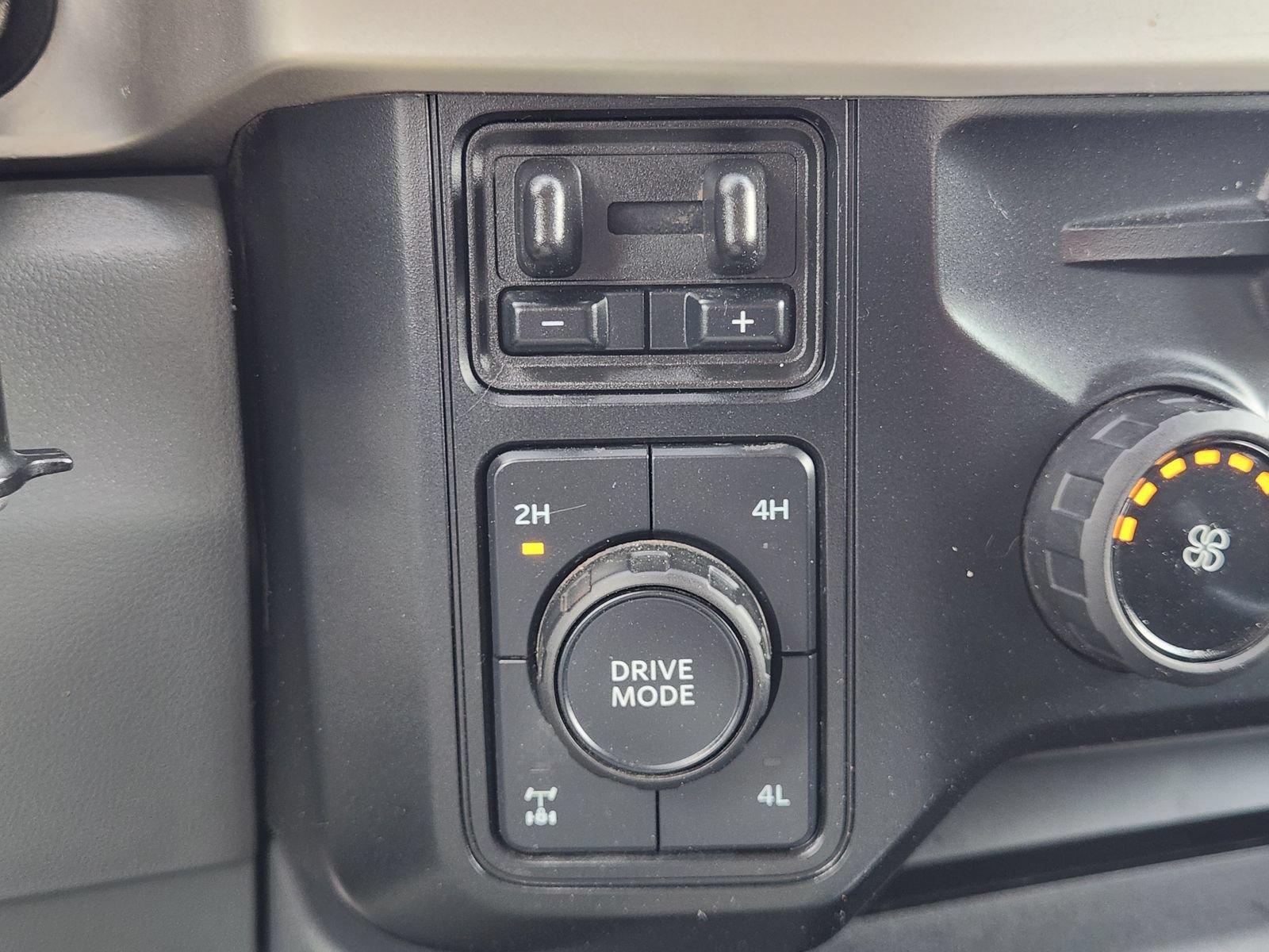 Used 2025 Ford F250 XLT w/ FX4 Off-Road Package AWD/4WD image 21