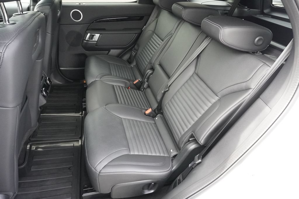 Used 2025 Land Rover Discovery S AWD/4WD image 30