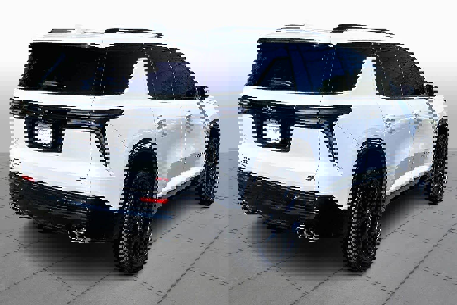 Used 2024 Chevrolet Traverse RS image 13