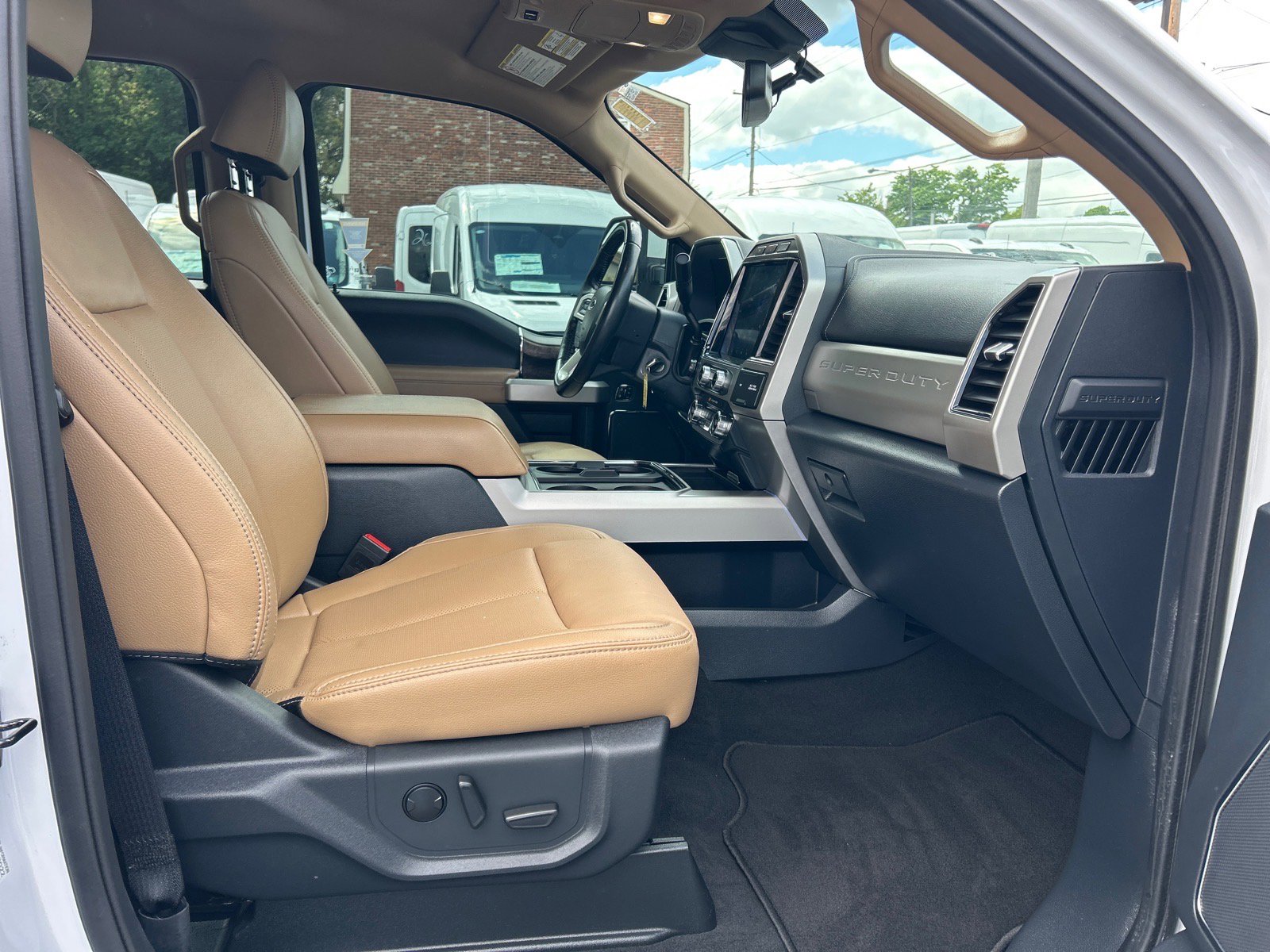 Certified 2022 Ford F350 Lariat w/ Lariat Value Package AWD/4WD image 17