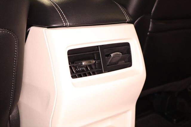 Used 2017 Ford Edge Titanium w/ Technology Package FWD image 28
