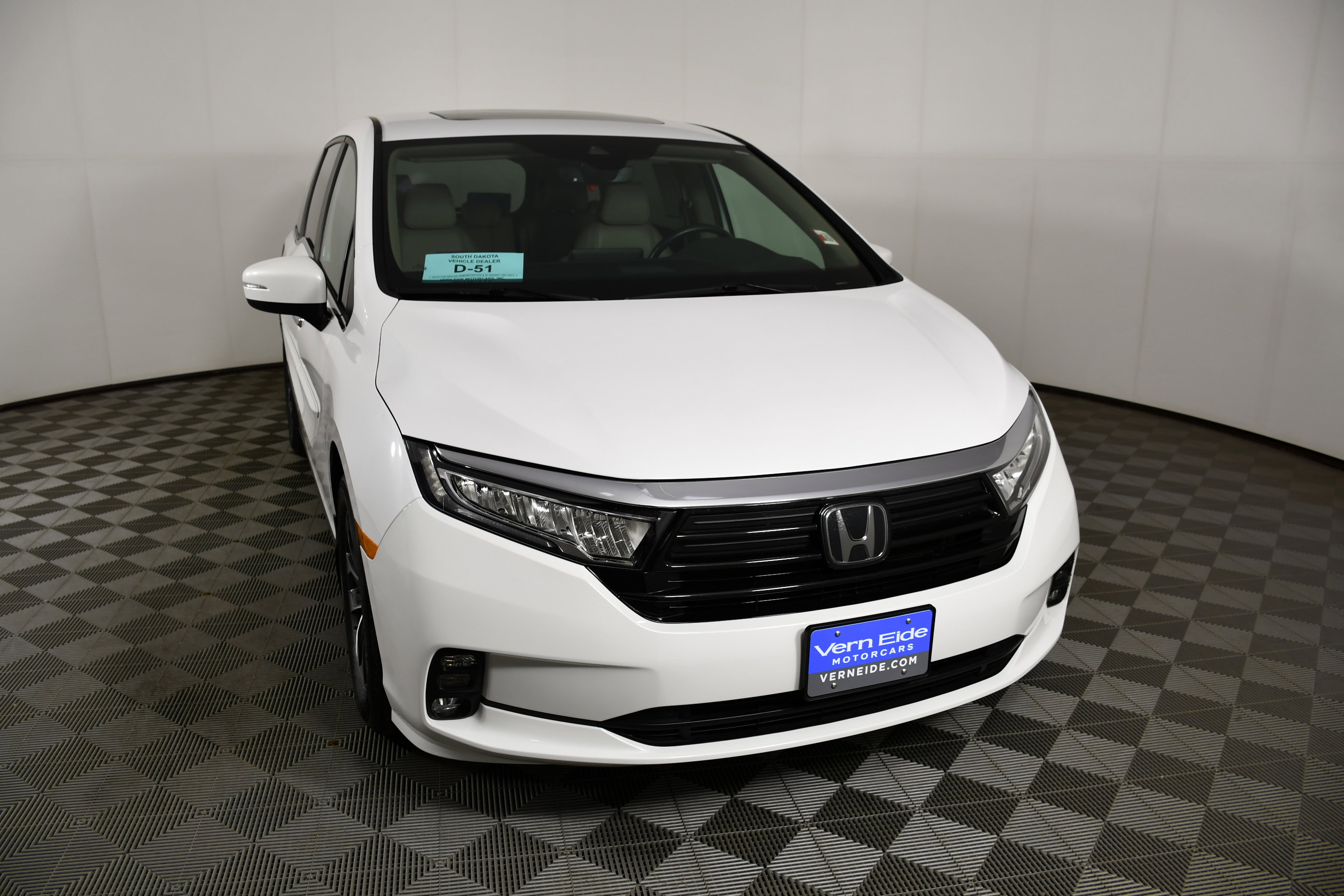 Certified 2024 Honda Odyssey EX-L image 3