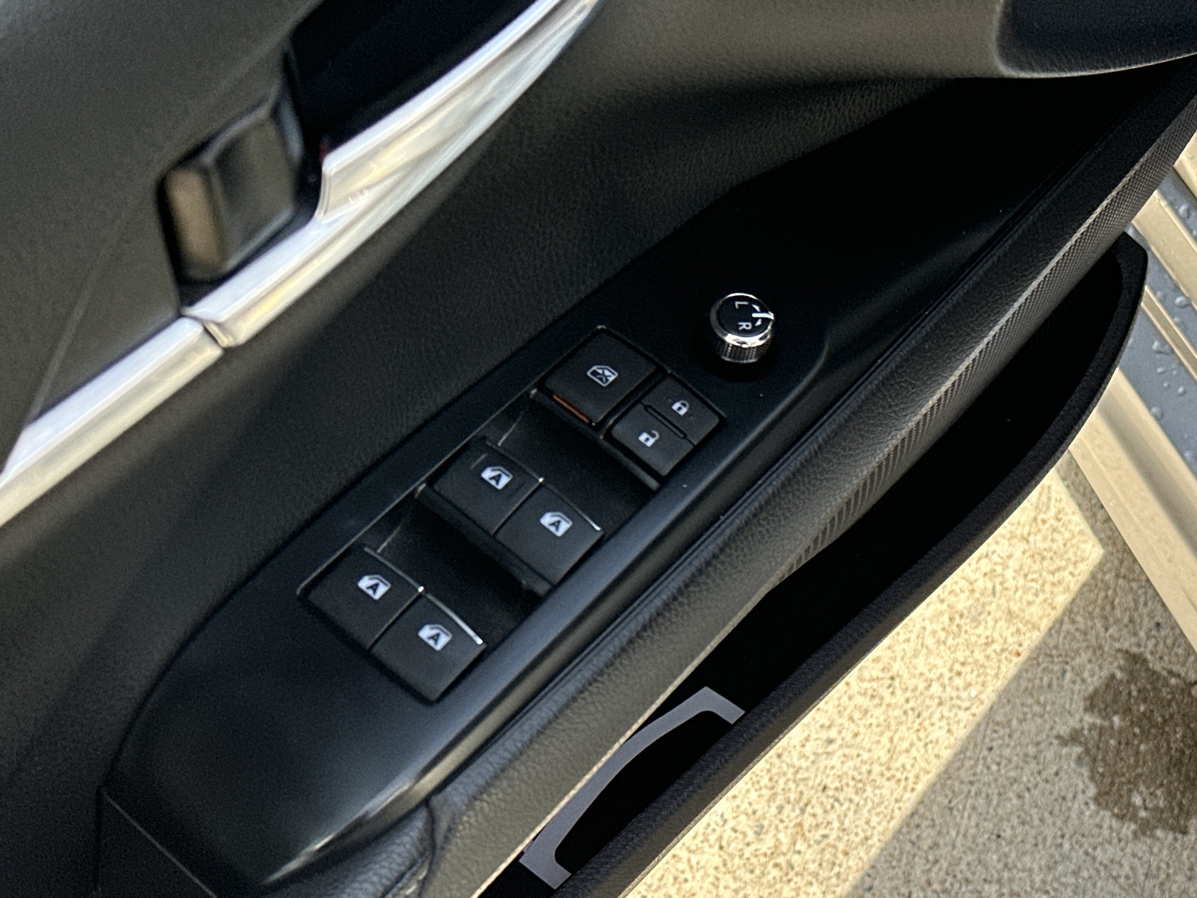Used 2019 Toyota Camry XSE FWD image 14