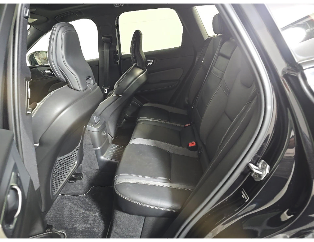 Used 2021 Volvo XC60 T8 R-Design w/ Advanced Package AWD/4WD image 7