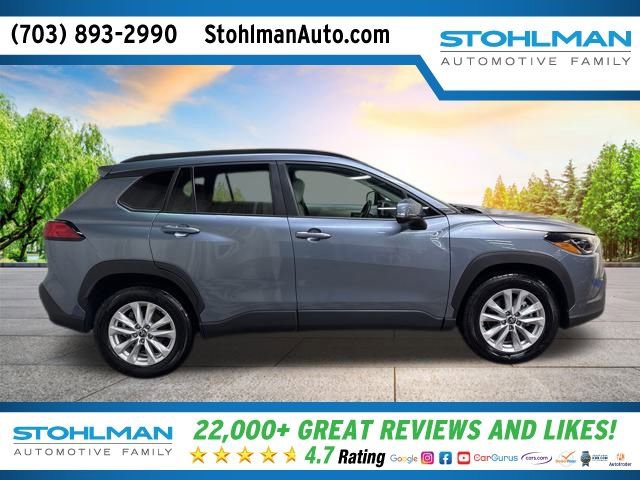 Used 2024 Toyota Corolla Cross LE image 3