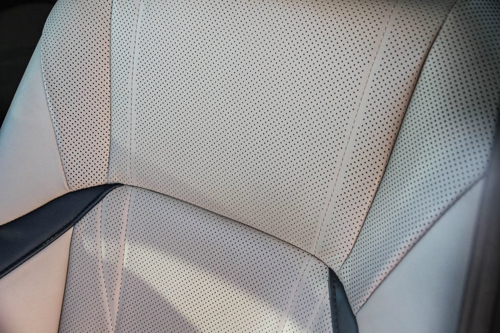 Used 2020 Lexus ES 300h w/ Accessory Package FWD image 24