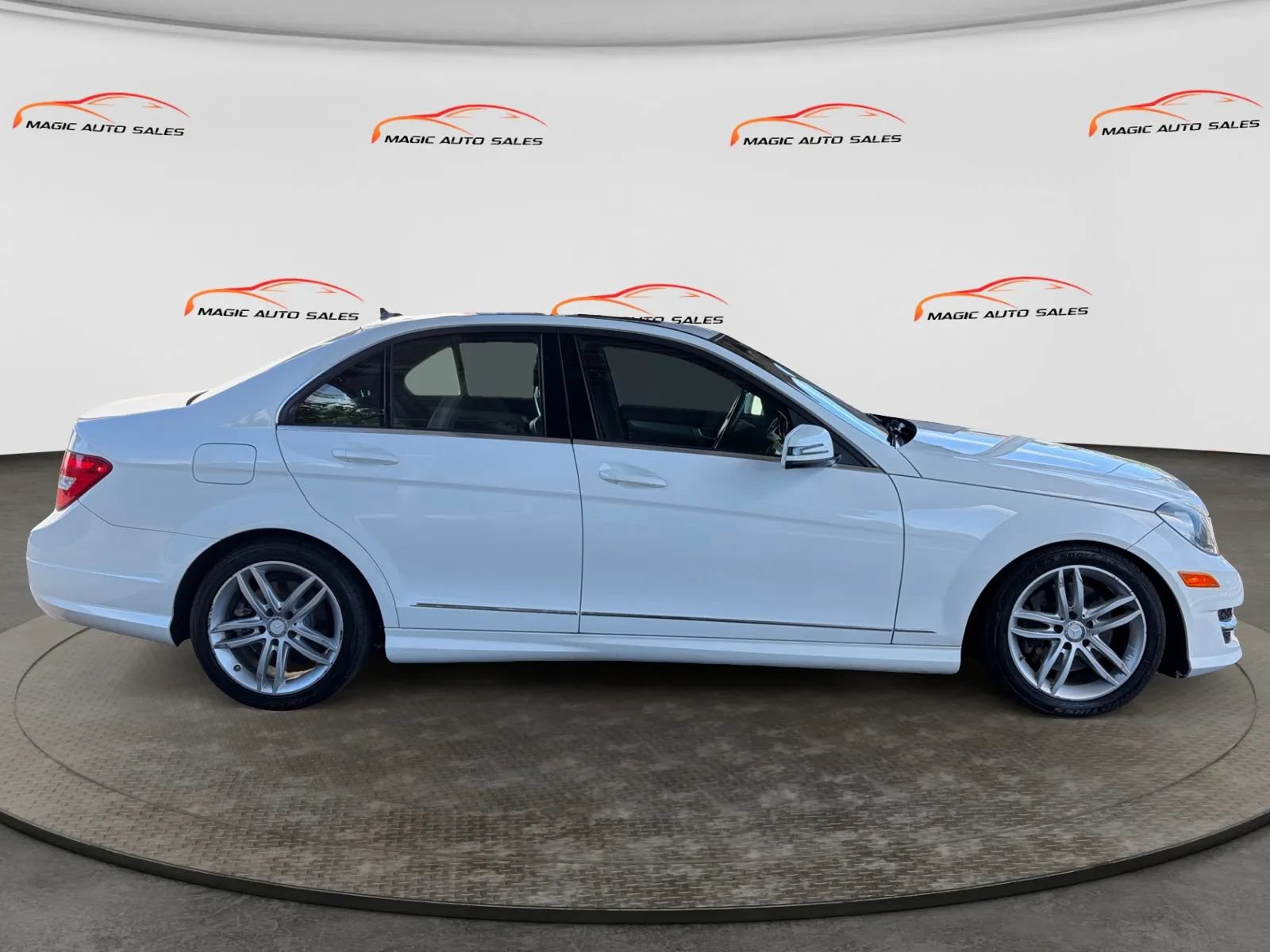 Used 2013 Mercedes-Benz C 300 4MATIC Sedan image 6