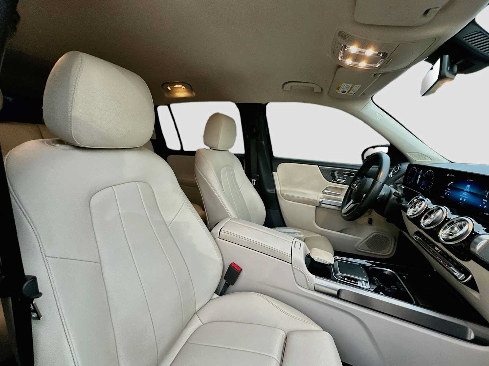 Used 2020 Mercedes-Benz GLB 250 image 26