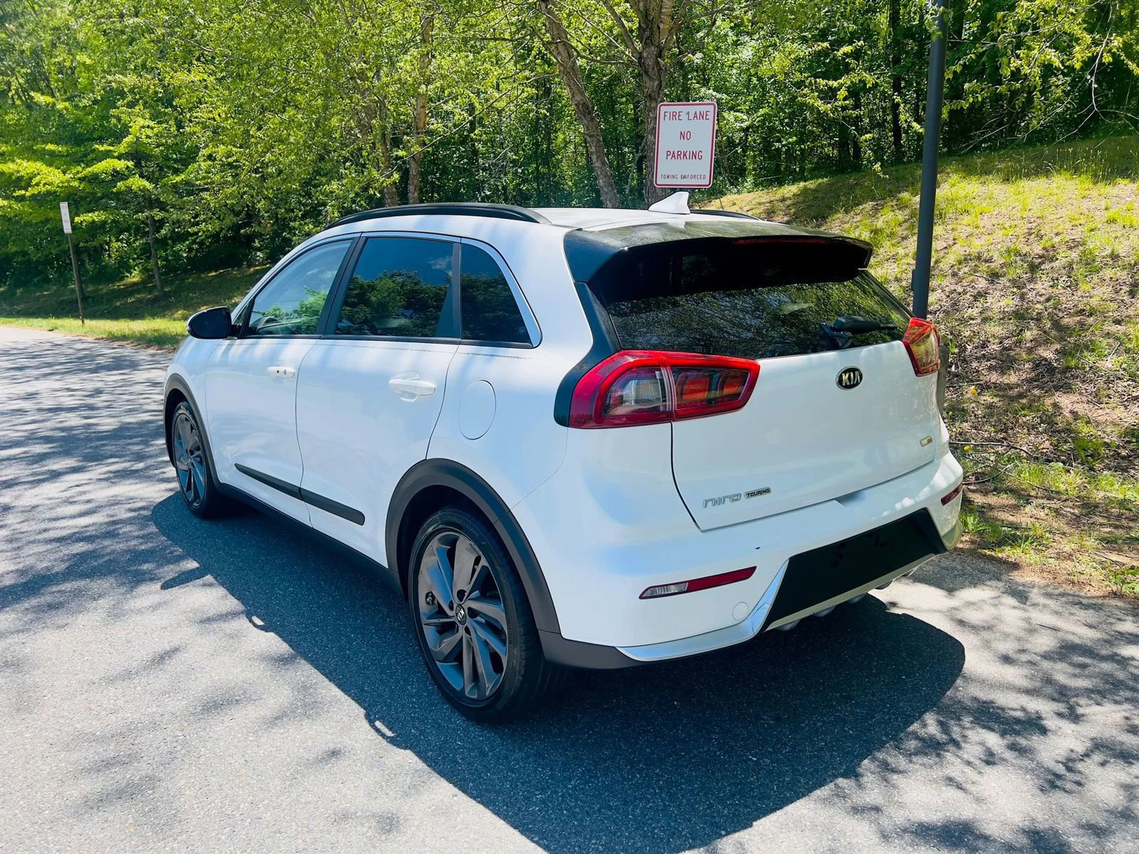 Used 2017 Kia Niro FWD image 6