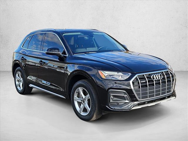 Used 2023 Audi Q5 2.0T Premium w/ Convenience Package image 3