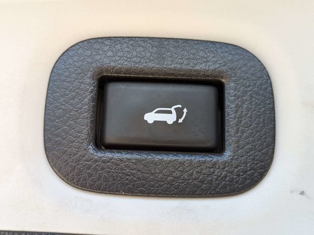 Used 2020 Nissan Rogue SV FWD image 15