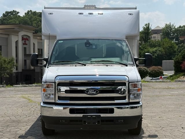 New 2026 Ford E-450 and Econoline 450 Super Duty w/ Power Equipment Group RWD image 34