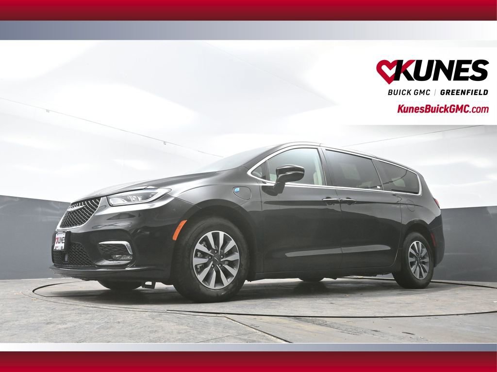 Used 2024 Chrysler Pacifica Select FWD image 50