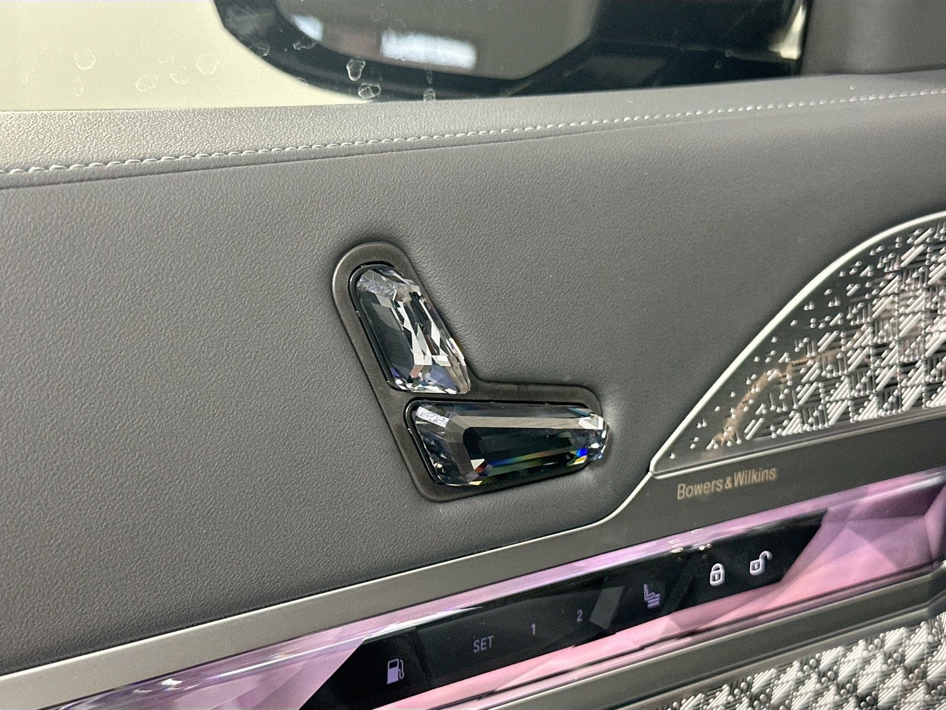 New 2026 BMW 750e xDrive w/ Executive Package image 18