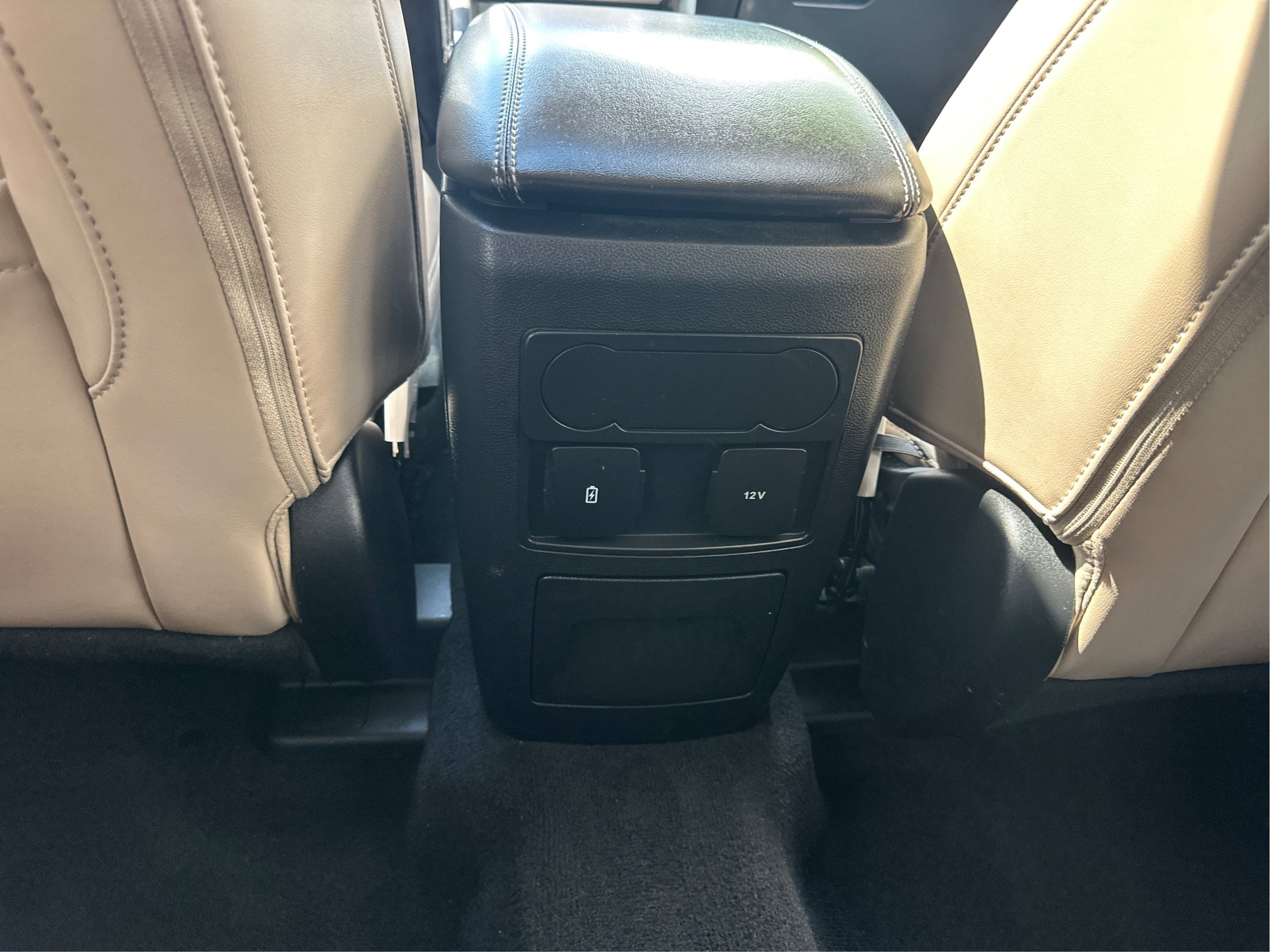 Used 2024 Ford Explorer XLT w/ Equipment Group 202A AWD/4WD image 22