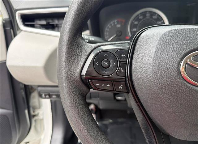 Used 2020 Toyota Corolla LE FWD image 15