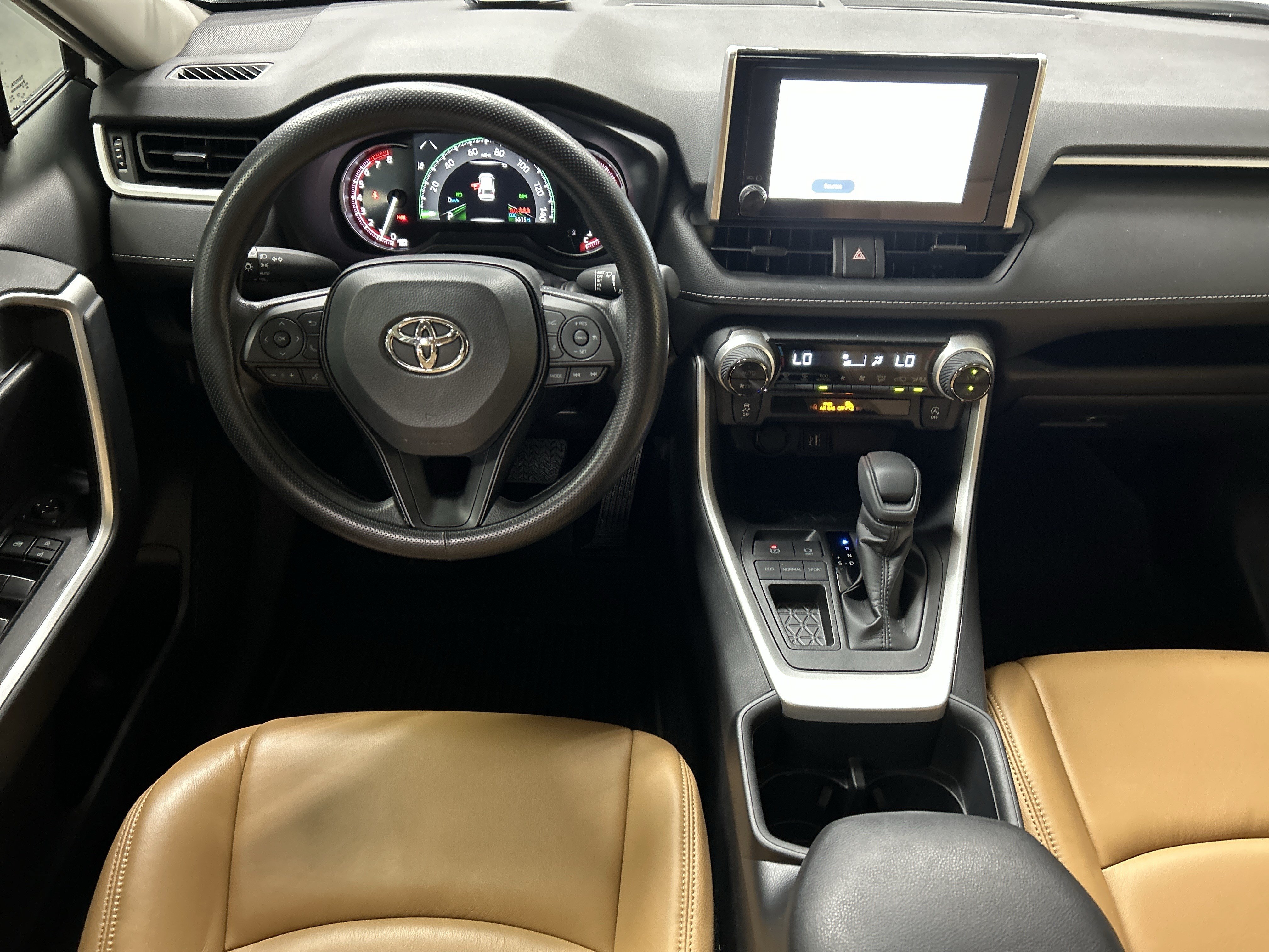Certified 2025 Toyota RAV4 XLE w/ Convenience Package FWD image 29