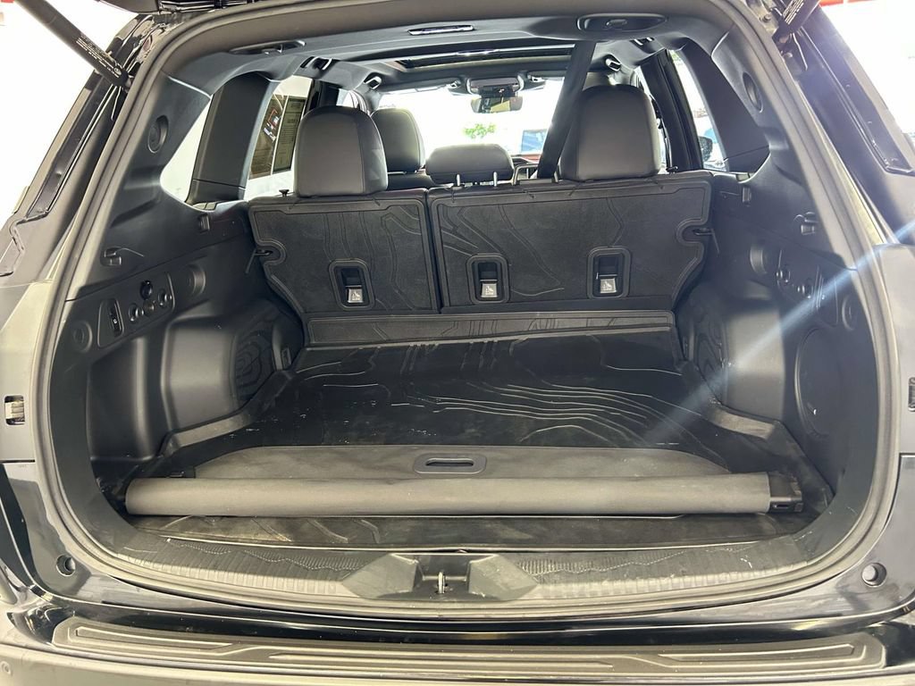 Used 2025 Subaru Forester Limited w/ Popular Package #2 AWD/4WD image 11