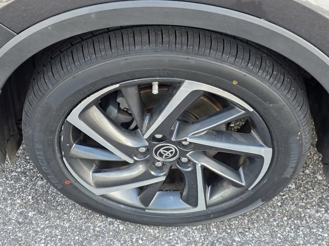 Used 2022 Toyota C-HR Limited FWD image 31