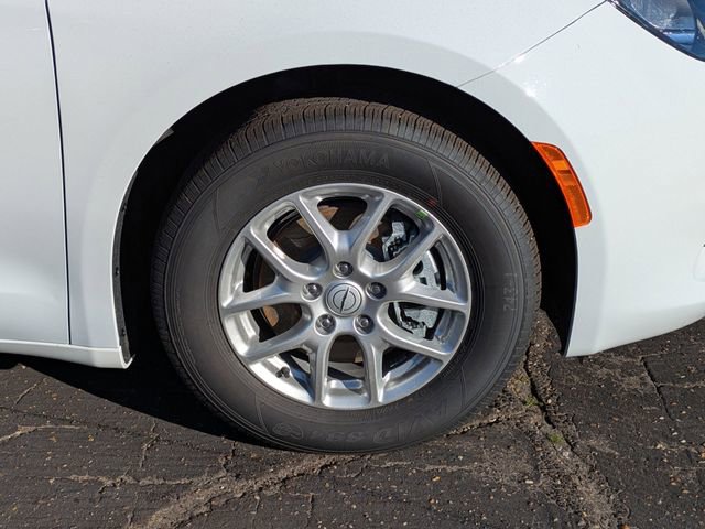 New 2026 Chrysler Voyager LX FWD image 10