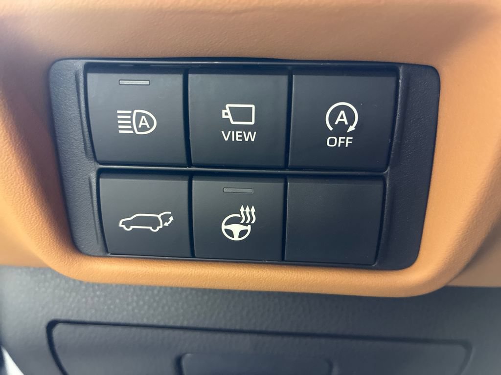 Used 2025 Toyota Highlander Platinum AWD/4WD image 23