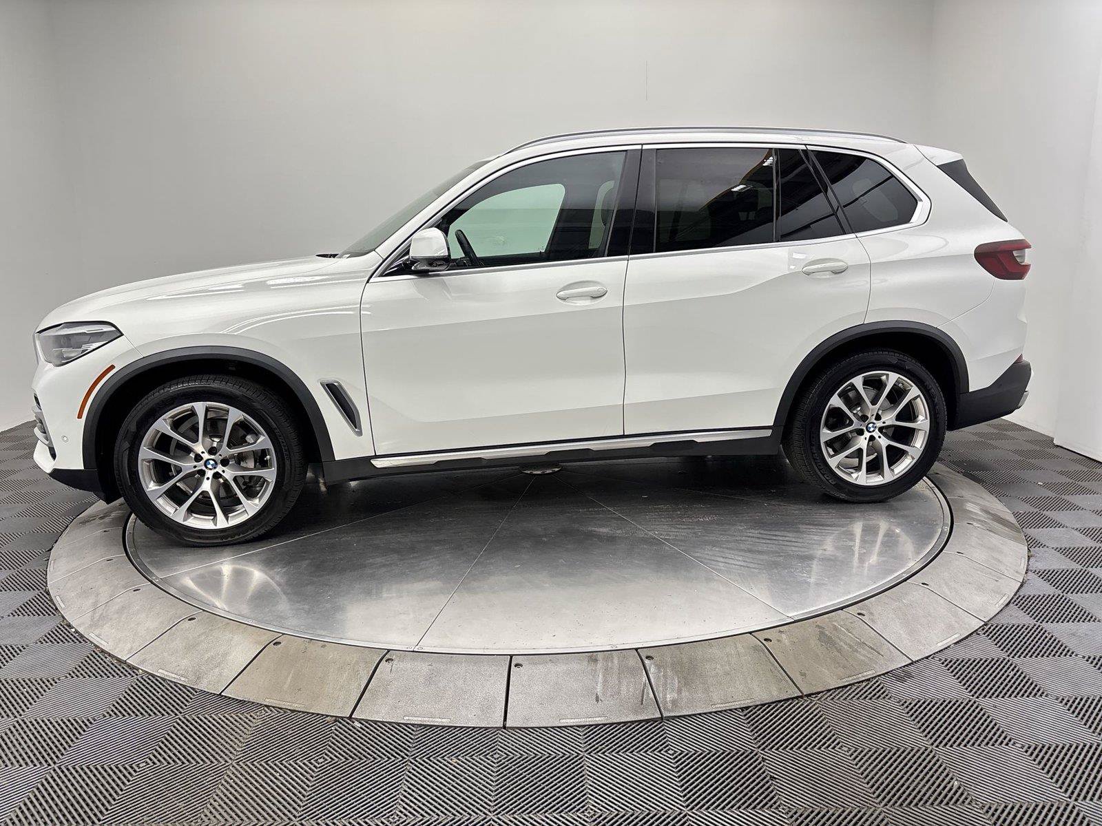 Used 2021 BMW X5 xDrive40i w/ Premium Package 2 AWD/4WD image 16