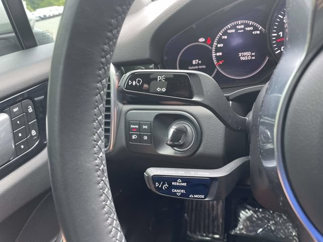 Used 2023 Porsche Cayenne AWD/4WD image 18