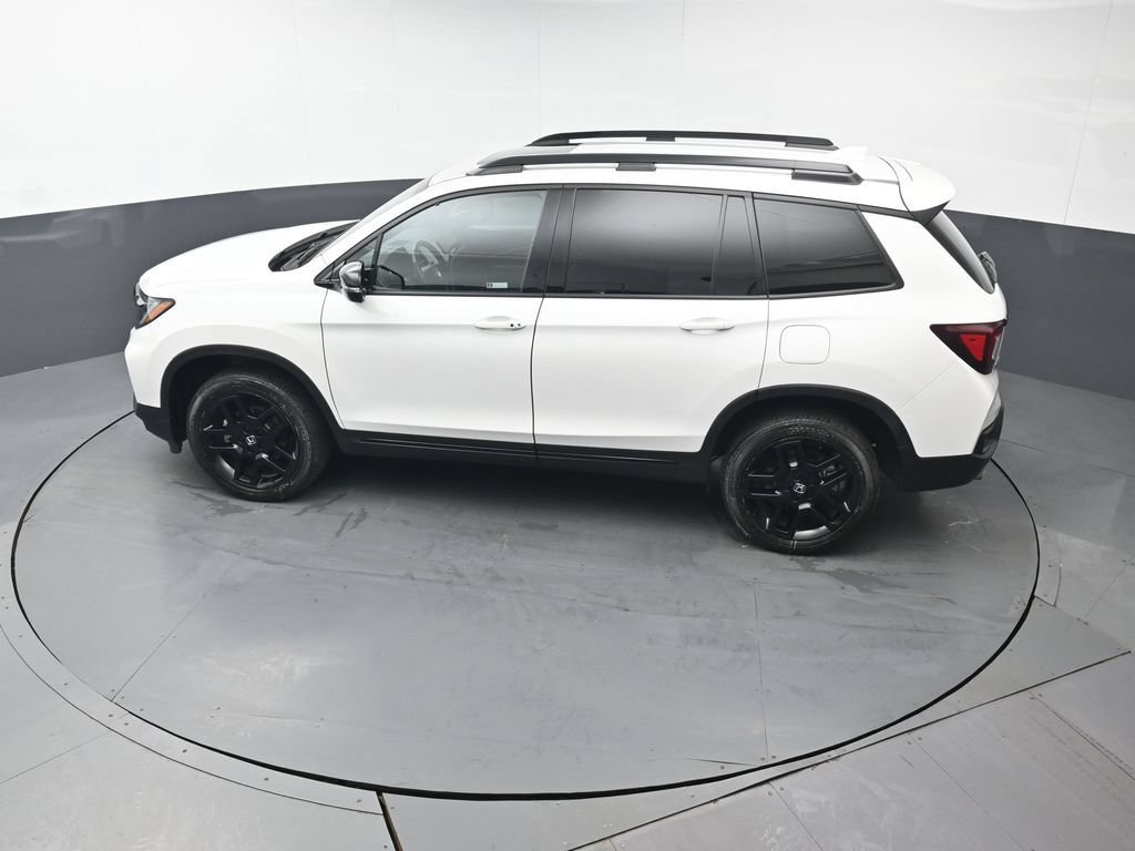 Certified 2024 Honda Passport Black Edition image 39