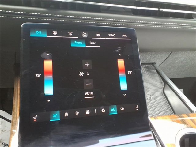 Used 2025 Cadillac Escalade ESV Sport Platinum image 26