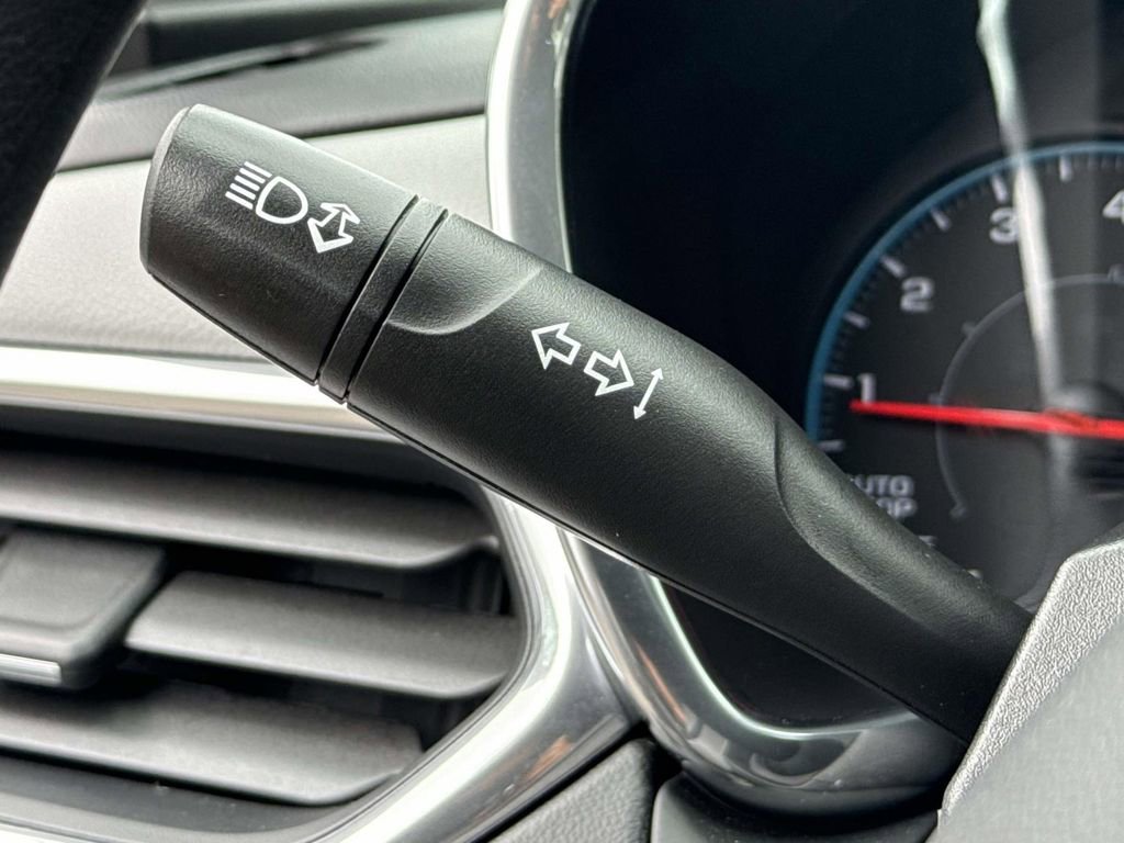 Used 2019 Chevrolet Equinox LS image 25