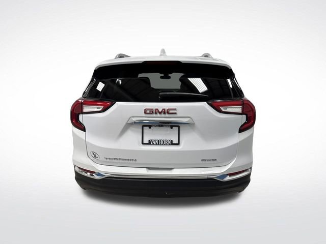 Used 2024 GMC Terrain SLT image 12