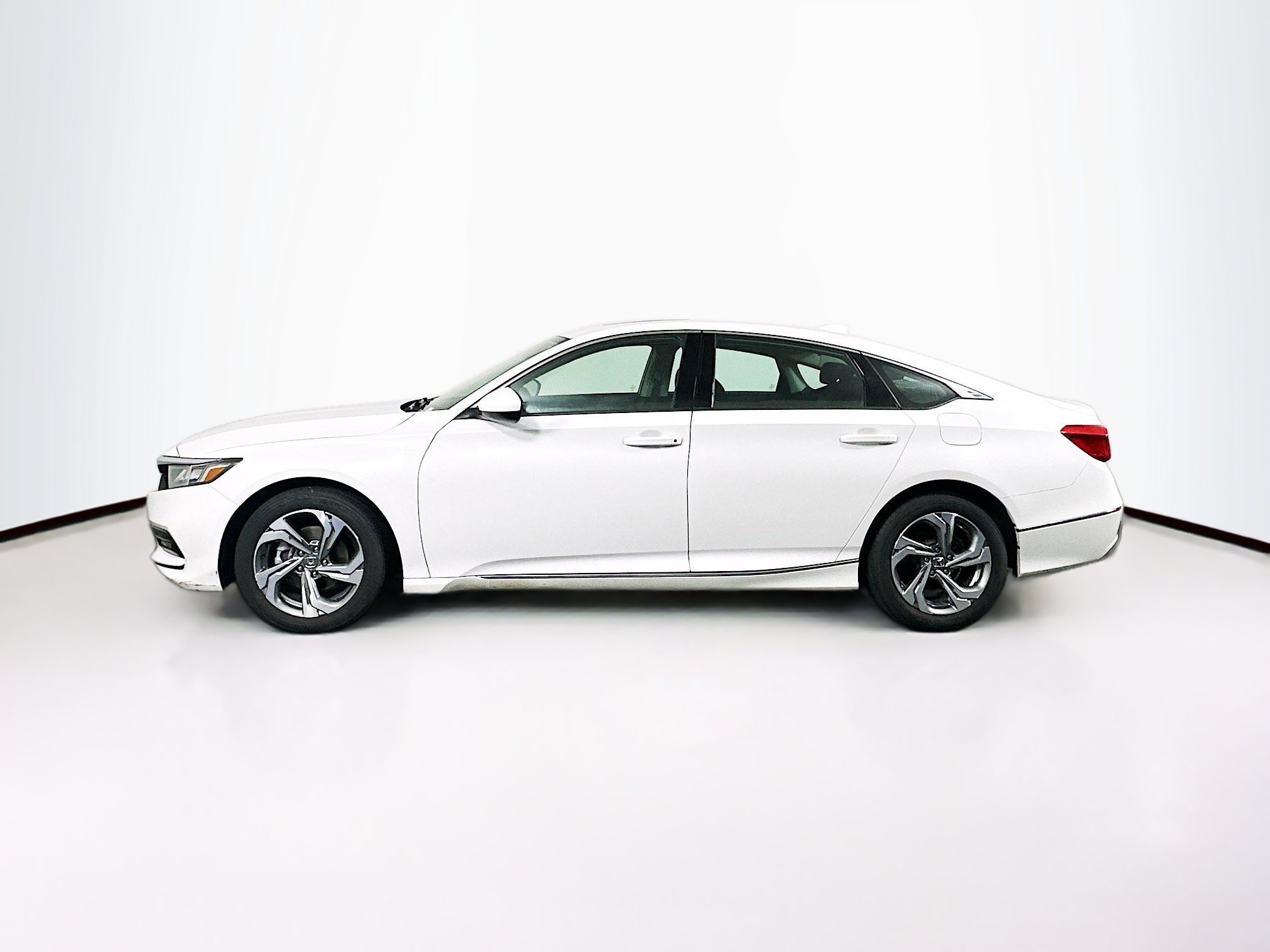 Used 2019 Honda Accord EX image 4